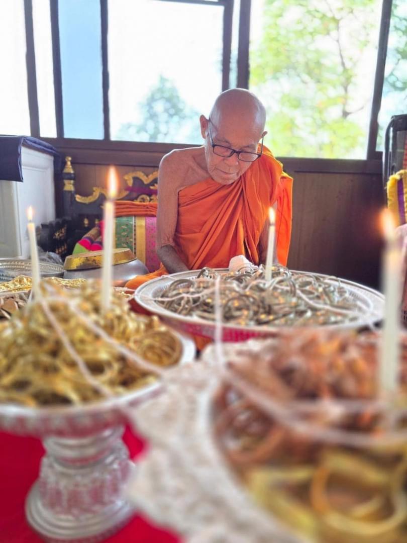 พ่อครูหลวงปู่ครูบาสล่าอุวิจิ่งต๊ะ พ่อครูไทใหญ่ วัดพระธาตุจอมแวะ เชียงดาว 