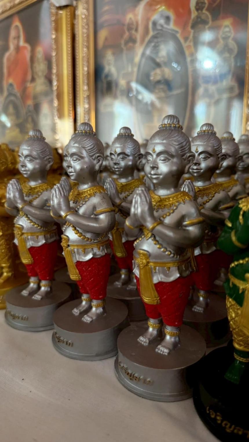 หลวงปู่จันทร์ โฆสกิตติโก สำนักสงฆ์นิพัทธ์ธรรมาภรณ์ บ้านห่องวารี ต.ตาโกน อ.เมืองจันทร์ จ.ศรีสะเกษ เปิดจองครับ