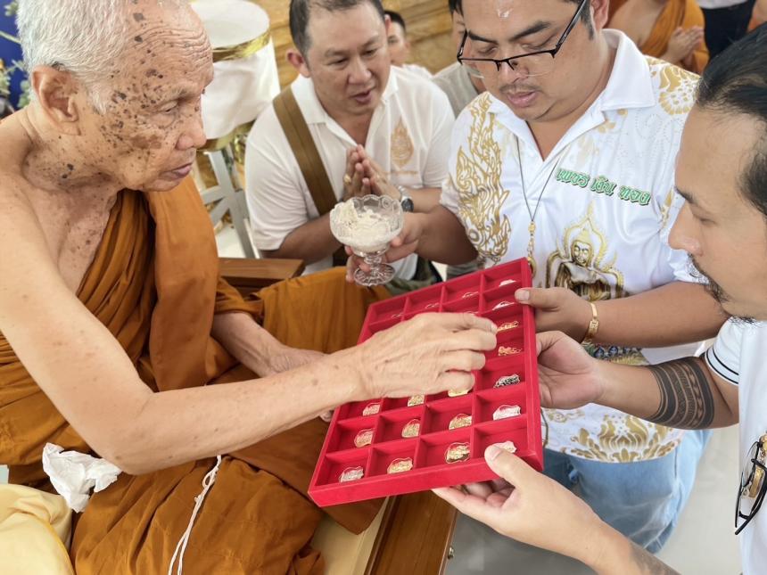 หลวงพ่อบอกว่า เอาฤกษ์เสกพรหมเหนือดวงตามนี้นะ🙏 ฤกษ์จุดเทียนชัย เปิดจองครับ