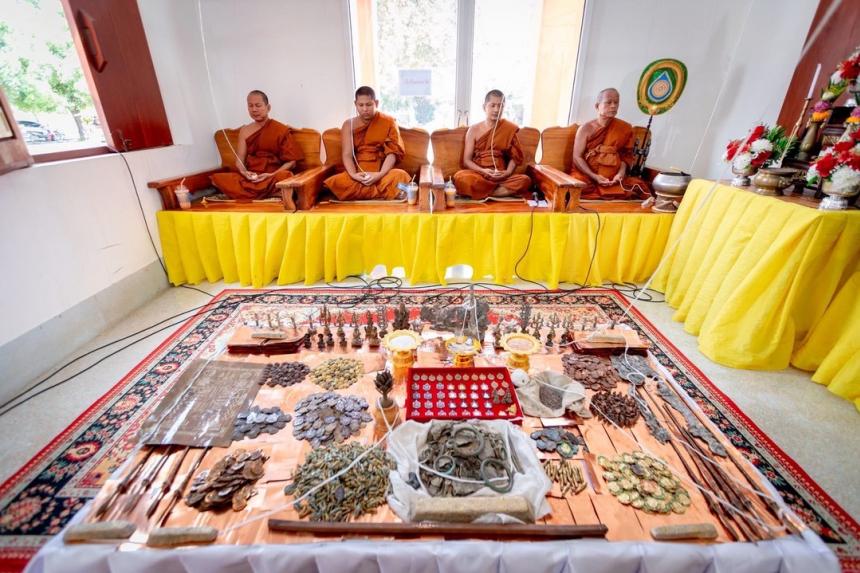 เปิดจองเหรียญสามดวงพุทธาลัยในวันเข้าพรรษา วันศุกร์ที่ 11 กรกฎาคม 2568 เปิดจองครับ